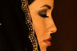 Brunette Bollywood Dancer Babe