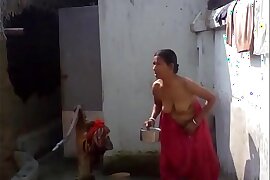 Bengali boudi Bathing, xnxxhomes.com