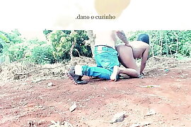 MUDEI DE CASA FUI MORA DOLADO DUMA NOVINHA SAFADA E GOSTOSA DIRETO VIA ELA BATENU UMA PRO NAMORADO NA PORTA DE CASA ATE QUE UMDIA VI ELA SOSINHA E PULEI O MURO PRA FODER SEU CUSINHO